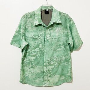 Realtree Fishing Wave3 Green Short Sleeve Button Shirt NWOT